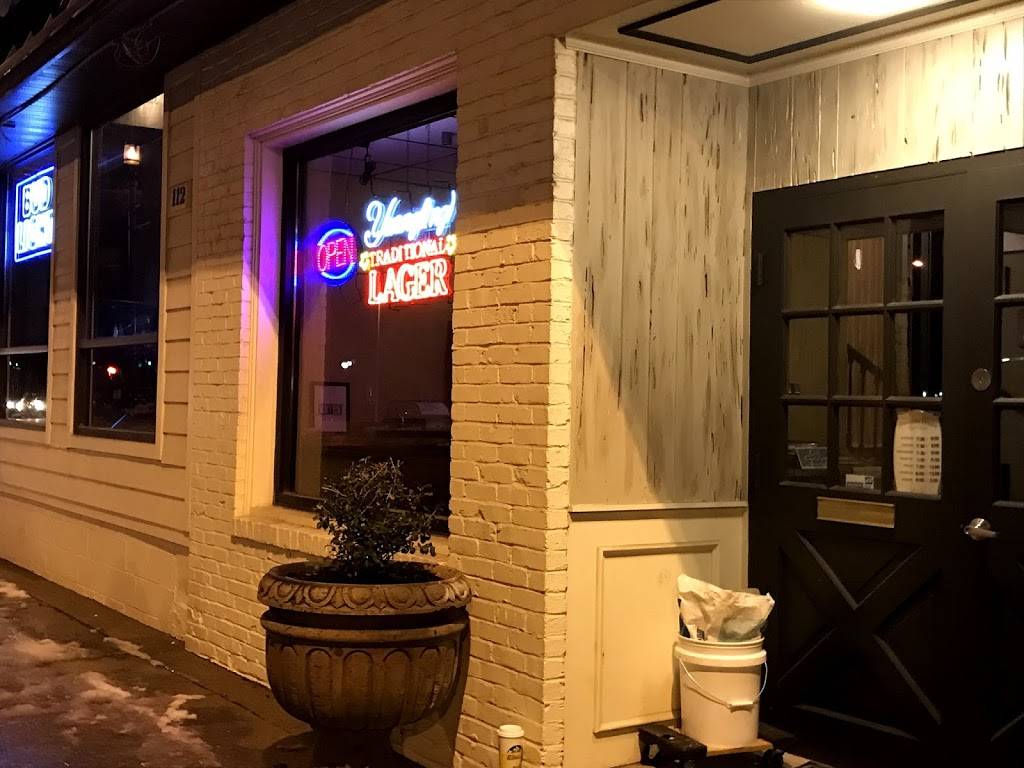 The Rooftop Food & Drinks | restaurant | 112 NW Martin Luther King Jr Blvd, Evansville, IN 47708, USA | 8125501599 OR +1 812-550-1599