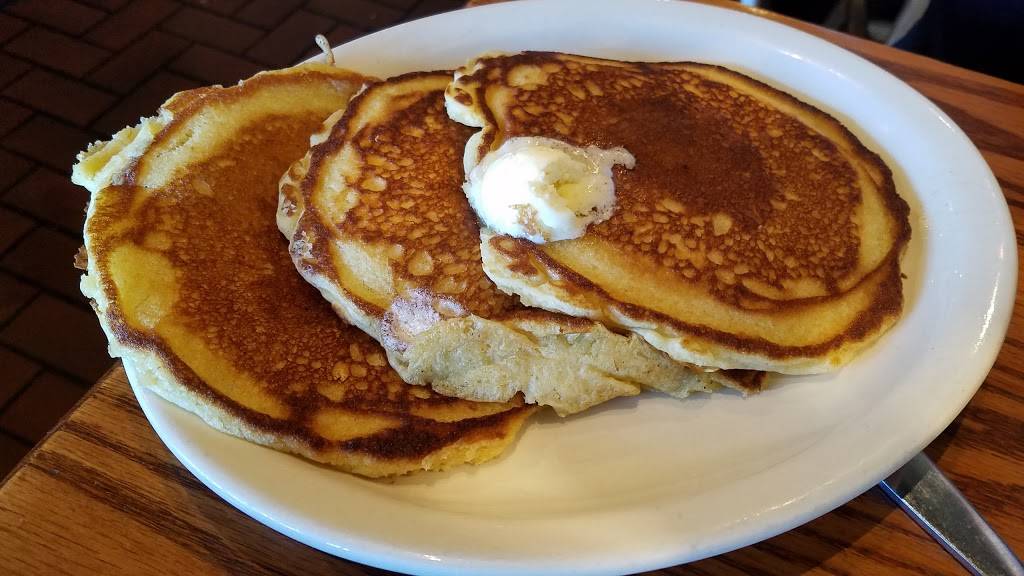 Cracker Barrel Old Country Store | restaurant | 1295 Lakeview Dr, Romeoville, IL 60446, USA | 6307596171 OR +1 630-759-6171