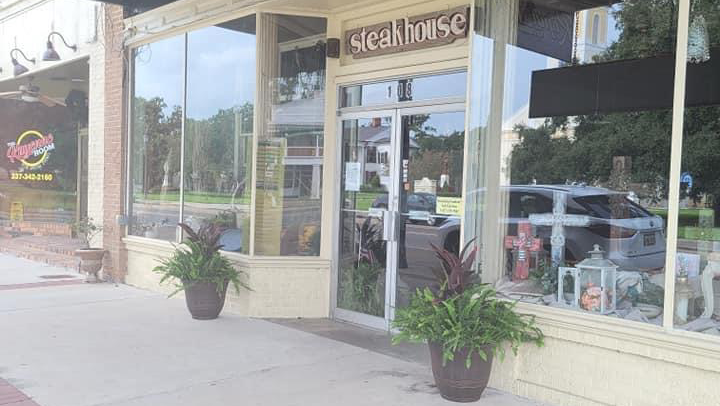 Kajun King | restaurant | 108 S Main St, St Martinville, LA 70582, USA | 3373422160 OR +1 337-342-2160