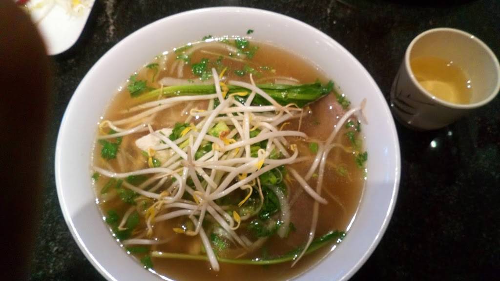 Pho Saigon Bangkok Restaurant | restaurant | 2416 St Clair Ave W, Toronto, ON M6N 1L2, Canada | 4167638838 OR +1 416-763-8838