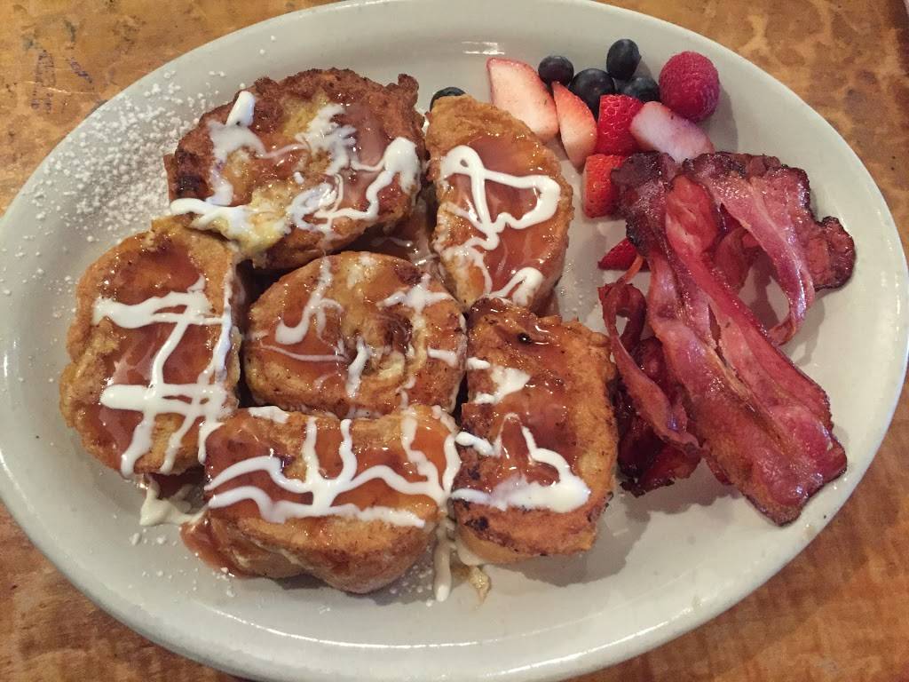 Daves... On St. Clair | restaurant | 730 St Clair Ave W, Toronto, ON M6C 1B3, Canada | 4166573283 OR +1 416-657-3283