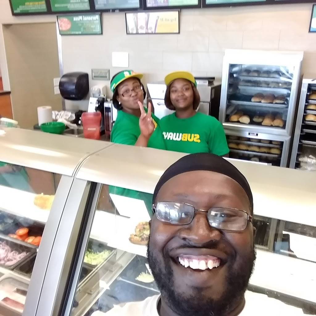 Subway | restaurant | 494 N Veterans Pkwy N, Moultrie, GA 31768, USA | 2299857827 OR +1 229-985-7827