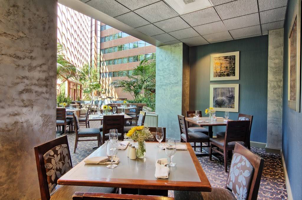 The Pointe | restaurant | 212 Ridge McIntire Rd, Charlottesville, VA 22903, USA | 4348176767 OR +1 434-817-6767