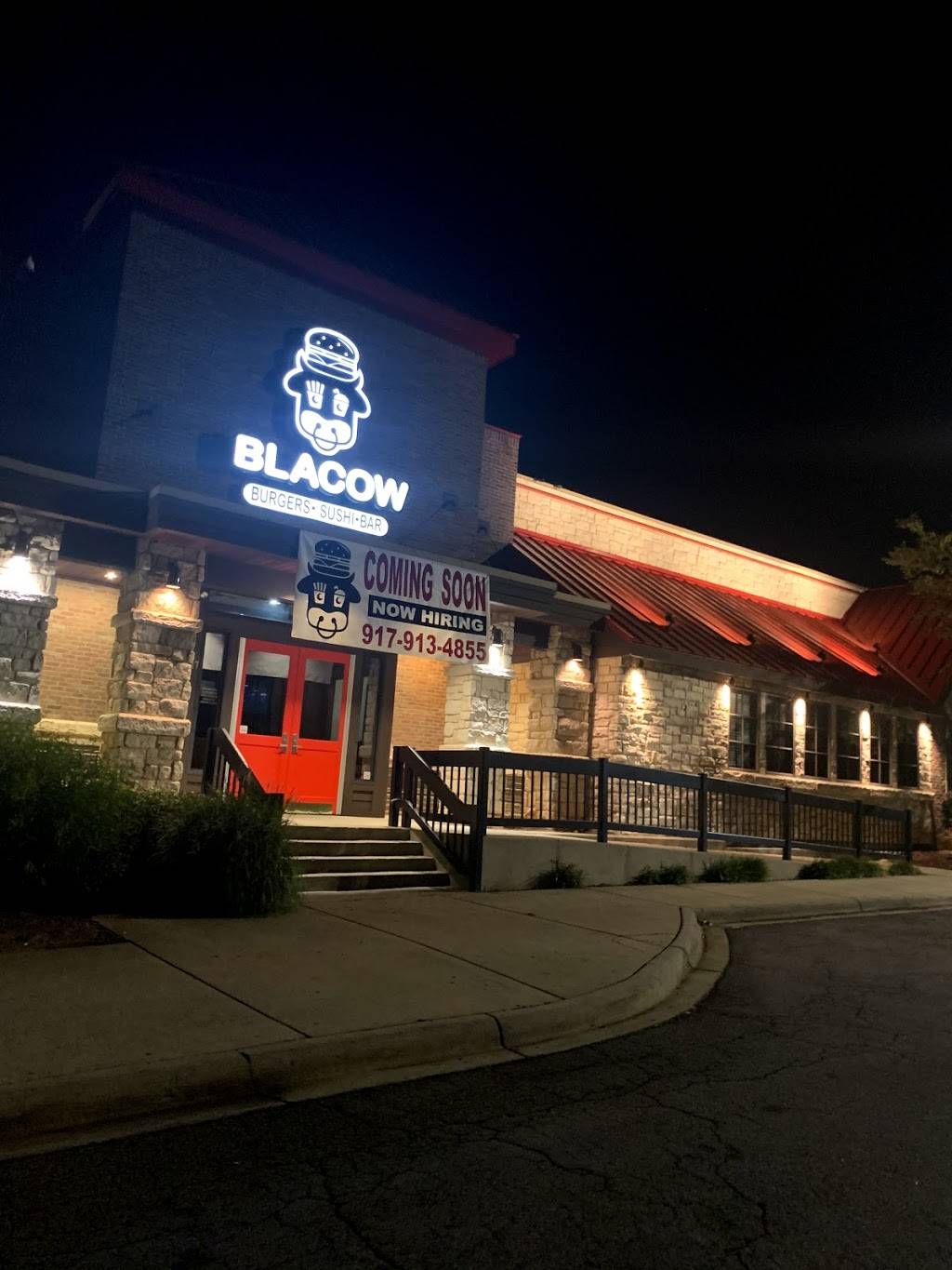 Blacow Burger Sushi & Bar | restaurant | 517 University Center Blvd, Charlotte, NC 28262, USA | 9802376985 OR +1 980-237-6985