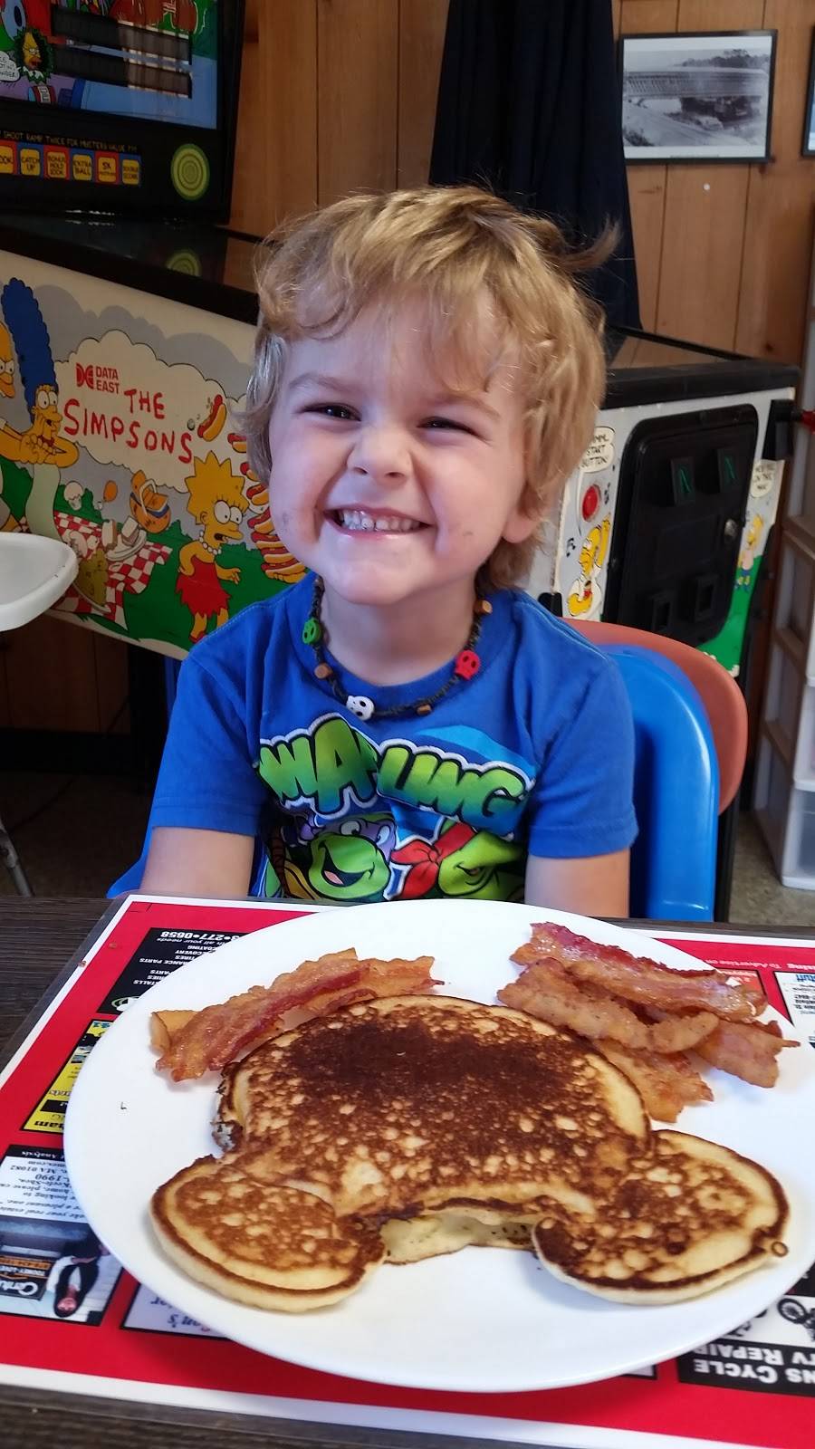 The Whistle Stop Restaurant | restaurant | 248 Main St, Gilbertville, MA 01031, USA | 4134778888 OR +1 413-477-8888