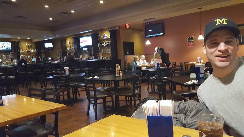 Russos Pizzeria Bar & Grille | restaurant | 6209 Division Ave S, Grand Rapids, MI 49548, USA | 6165347877 OR +1 616-534-7877