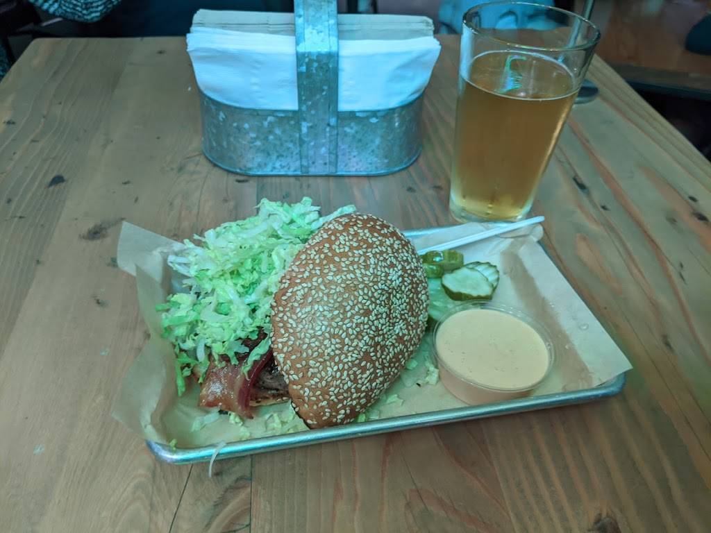 The Hut | restaurant | 3200 The Alameda, Santa Clara, CA 95050, USA | 4088994294 OR +1 408-899-4294