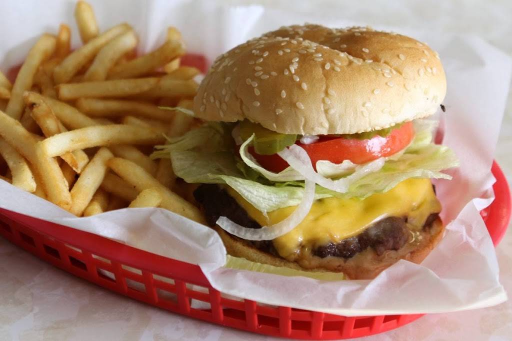 Triple XXX Family Restaurant | restaurant | 2 N Salisbury St, West Lafayette, IN 47906, USA | 7657435373 OR +1 765-743-5373