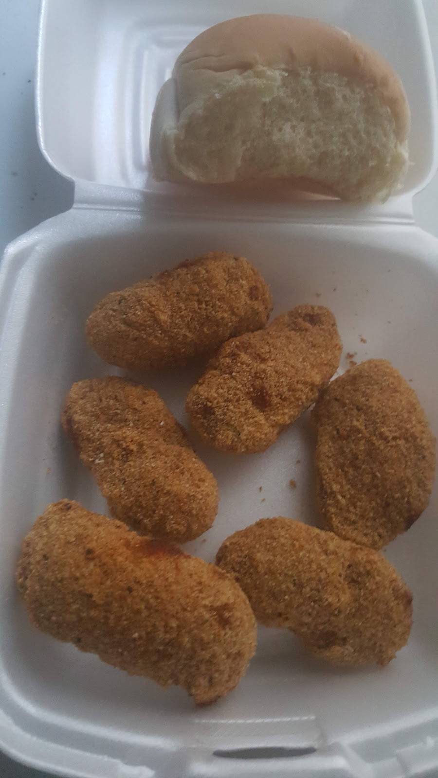 Lisas Chicken | restaurant | 3413 Mansfield Hwy, Fort Worth, TX 76119, USA | 8174130776 OR +1 817-413-0776