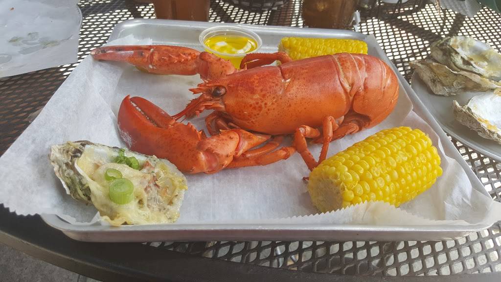 Shuckin Shack Oyster Bar | restaurant | 114 Central Ave, Summerville, SC 29483, USA | 8438792422 OR +1 843-879-2422