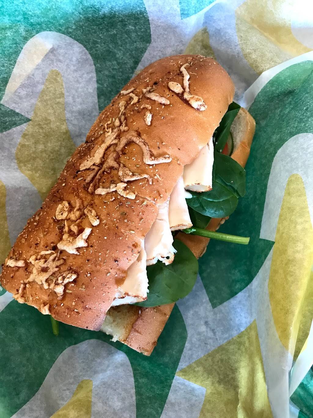 Subway Restaurants | restaurant | 222 Maple Ave W #23, Vienna, VA 22180, USA | 7032817810 OR +1 703-281-7810