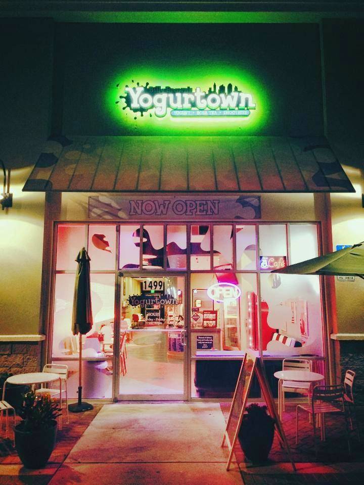 Yogurtown Cafe | restaurant | 1499 E Osceola Pkwy, Kissimmee, FL 34744, USA | 4075728077 OR +1 407-572-8077