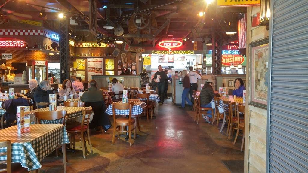 Portillos Hot Dogs | meal takeaway | 3895 E Main St, St. Charles, IL 60174, USA | 6307628484 OR +1 630-762-8484