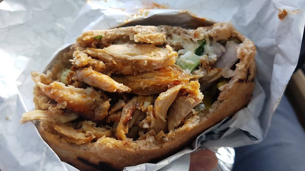 Qs Shawarma | restaurant | 1075 Martin Grove Rd, Etobicoke, ON M9W 4W6, Canada | 4162407712 OR +1 416-240-7712