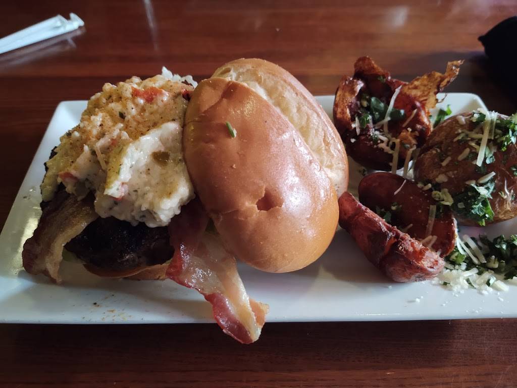 Downing Street Pour House | restaurant | 24 Downing St, Hollister, MO 65672, USA | 4173206106 OR +1 417-320-6106