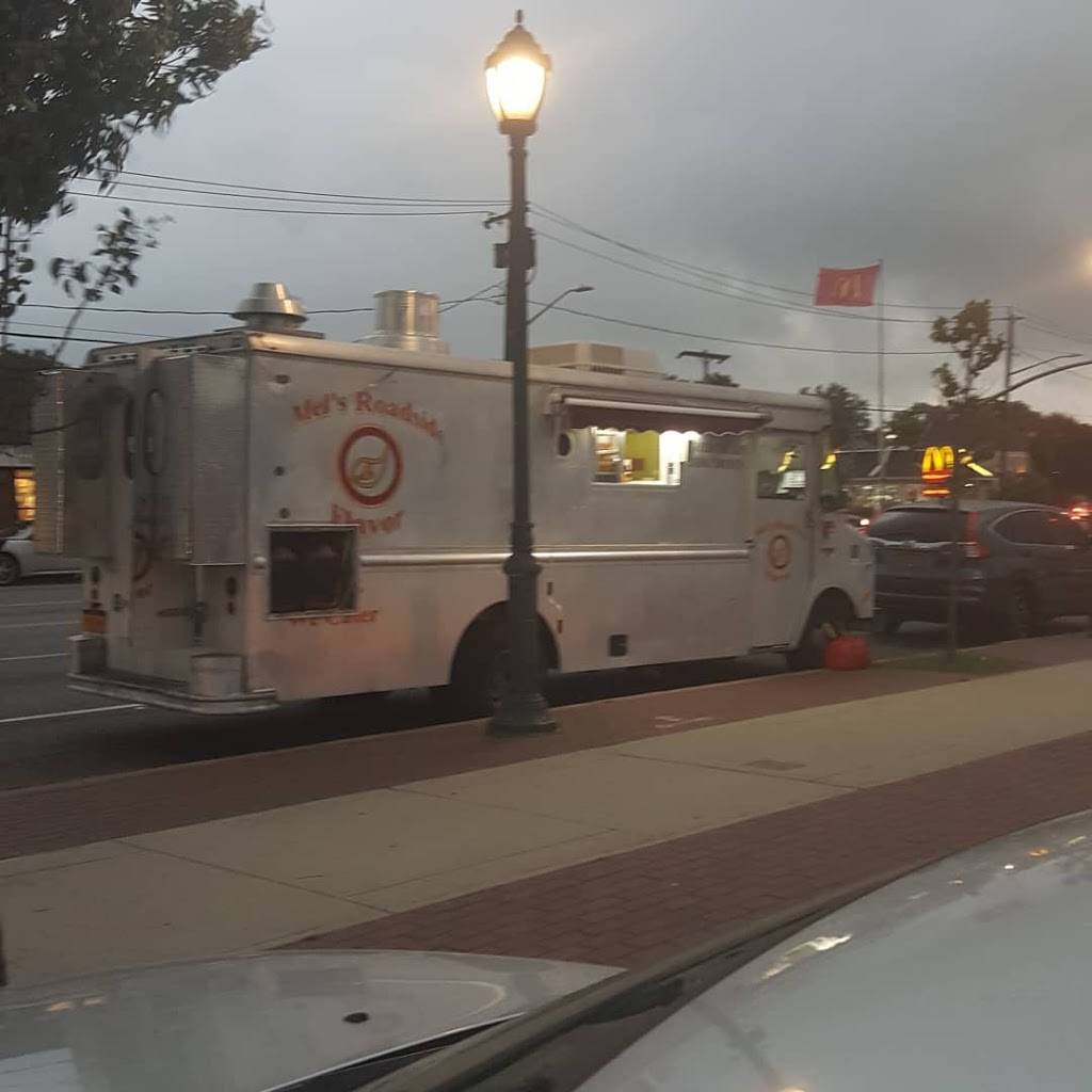 Mels RoadSide Flavors Food Truck | restaurant | Nassau Rd, Roosevelt, NY 11575, USA | 5164949262 OR +1 516-494-9262