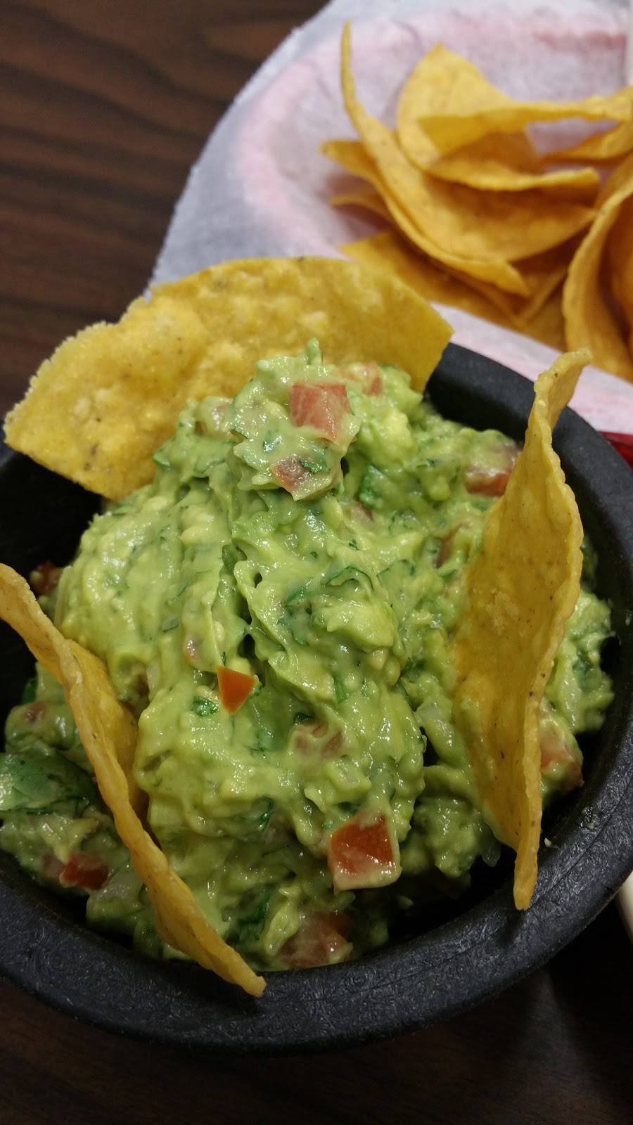 La Familia Jalisco Mexican Restaurant | restaurant | 4022 Alpine Ave NW, Comstock Park, MI 49321, USA | 6162024141 OR +1 616-202-4141