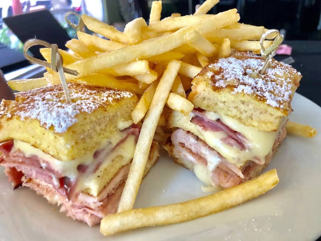 AJs On The Green Bar & Restaurant | night club | 36200 Date Palm Dr, Cathedral City, CA 92234, USA | 7602021111 OR +1 760-202-1111