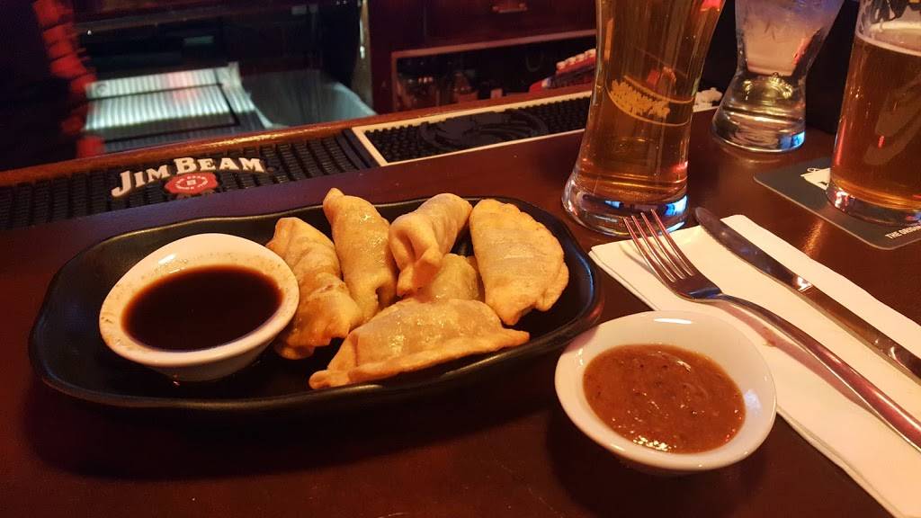 The Req Room | restaurant | 9625 Lackland Rd, Overland, MO 63114, USA | 3144554441 OR +1 314-455-4441