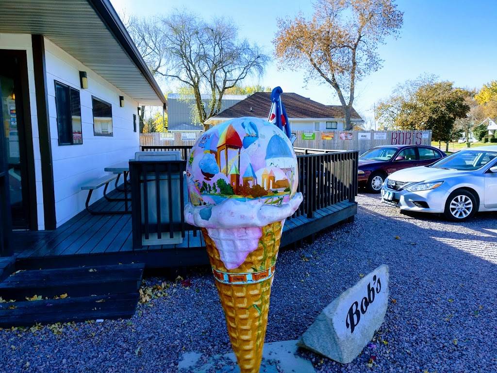 Bobs Drive Inn | restaurant | 23 5th Ave SW, Le Mars, IA 51031, USA | 7125465445 OR +1 712-546-5445