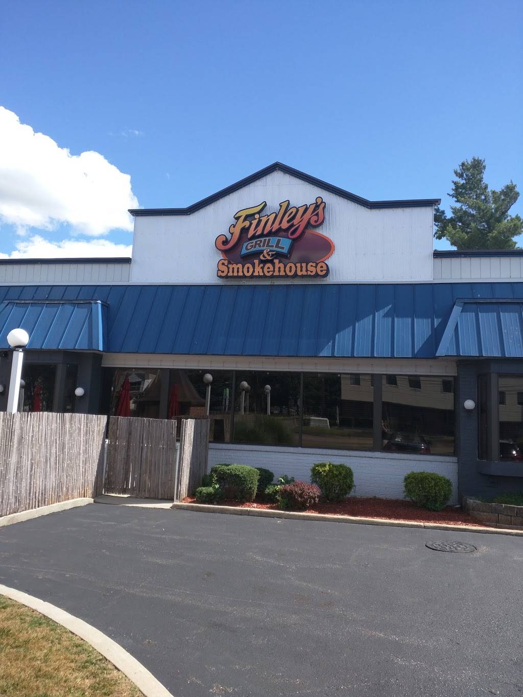 Finleys Grill & Smokehouse | restaurant | 140 E Columbia Ave, Battle Creek, MI 49015, USA | 2699683938 OR +1 269-968-3938