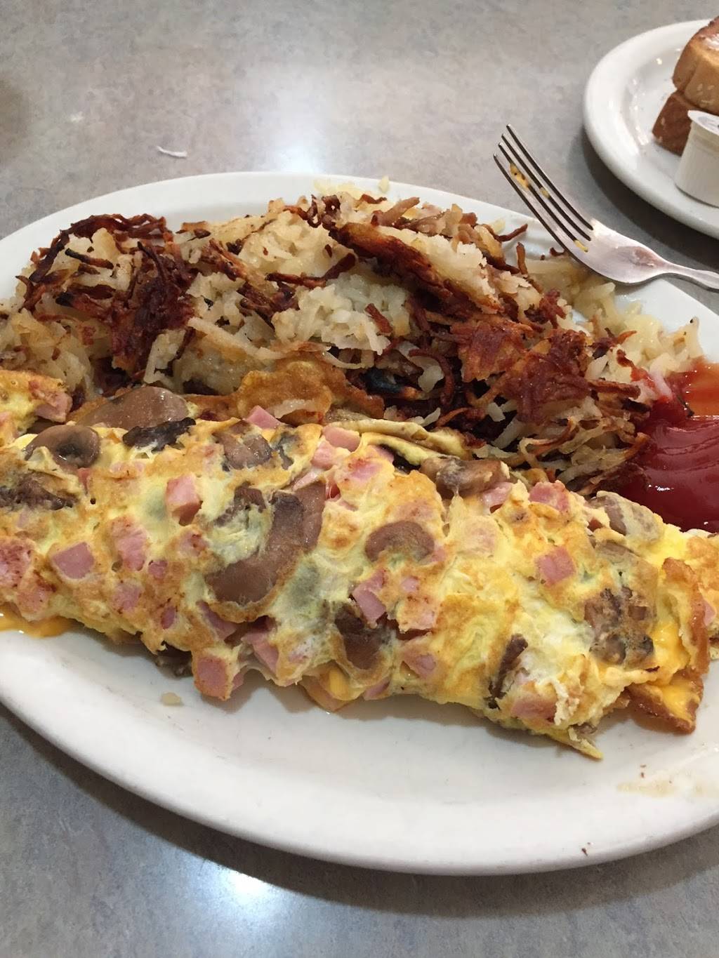 Cafe Olympic | restaurant | 90 N Williams St, Crystal Lake, IL 60014, USA | 8154594100 OR +1 815-459-4100