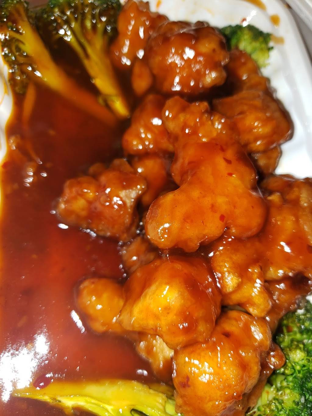 Chinatown Kitchen | restaurant | 3828 Tuscarawas St W, Canton, OH 44708, USA | 3304773880 OR +1 330-477-3880