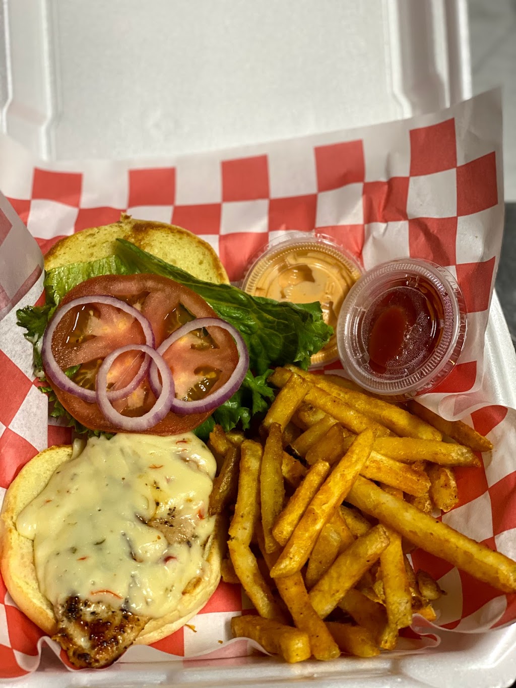 J&b Kingston Grill | restaurant | 921 Gardenia Dr, Daytona Beach, FL 32117, USA | 3862813436 OR +1 386-281-3436