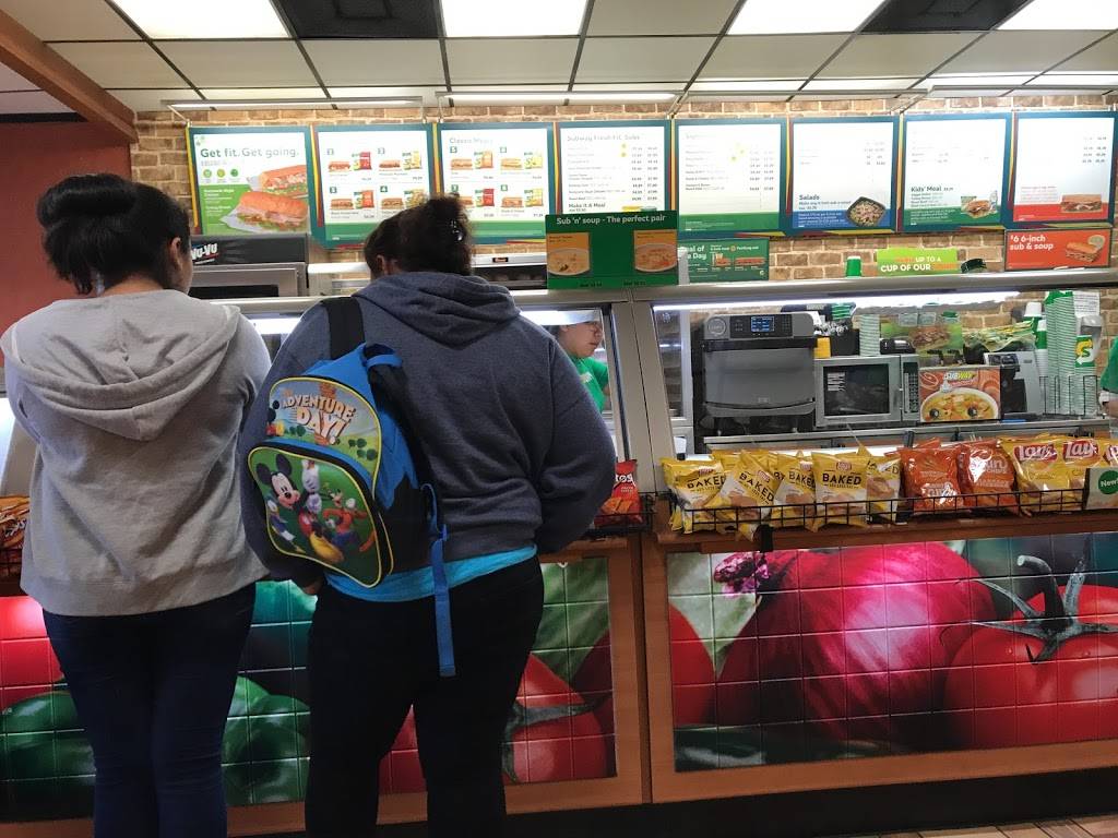 Subway Restaurants | restaurant | 13127 Veterans Memorial Dr, Houston, TX 77014, USA | 2815376960 OR +1 281-537-6960