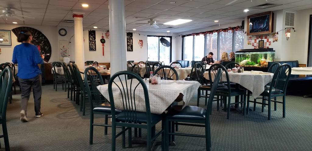 Moos Place | restaurant | 7415 Red Arrow Hwy, Watervliet, MI 49098, USA | 2694636688 OR +1 269-463-6688