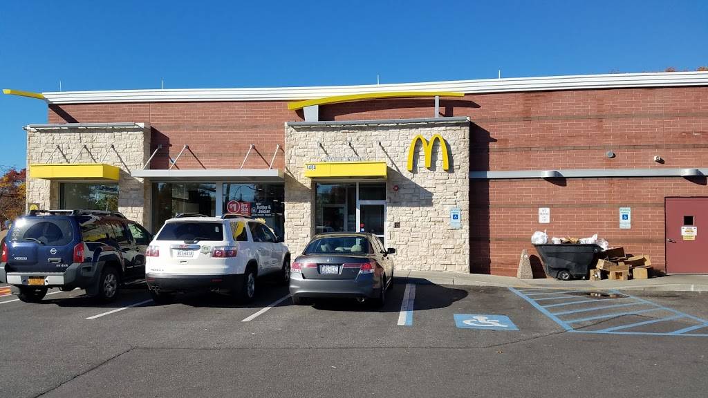 McDonalds | cafe | 1484 5th Ave, Bay Shore, NY 11706, USA | 6316478472 OR +1 631-647-8472