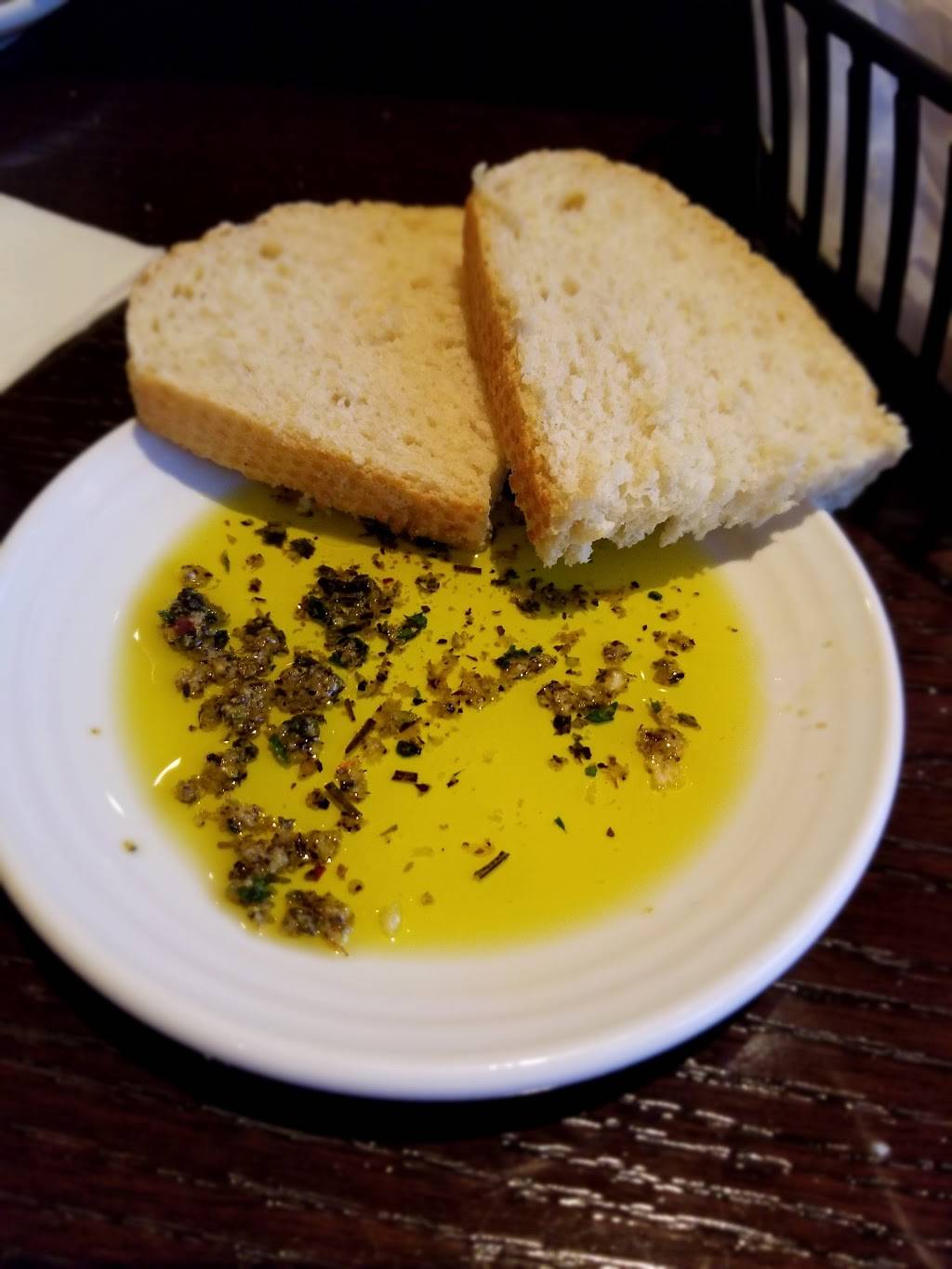 Carrabbas Italian Grill | restaurant | 1951 4th St N, St. Petersburg, FL 33704, USA | 7278979375 OR +1 727-897-9375