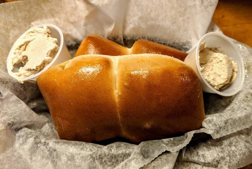 Texas Roadhouse | restaurant | 5010 N Desert Blvd, El Paso, TX 79912, USA | 9158320333 OR +1 915-832-0333