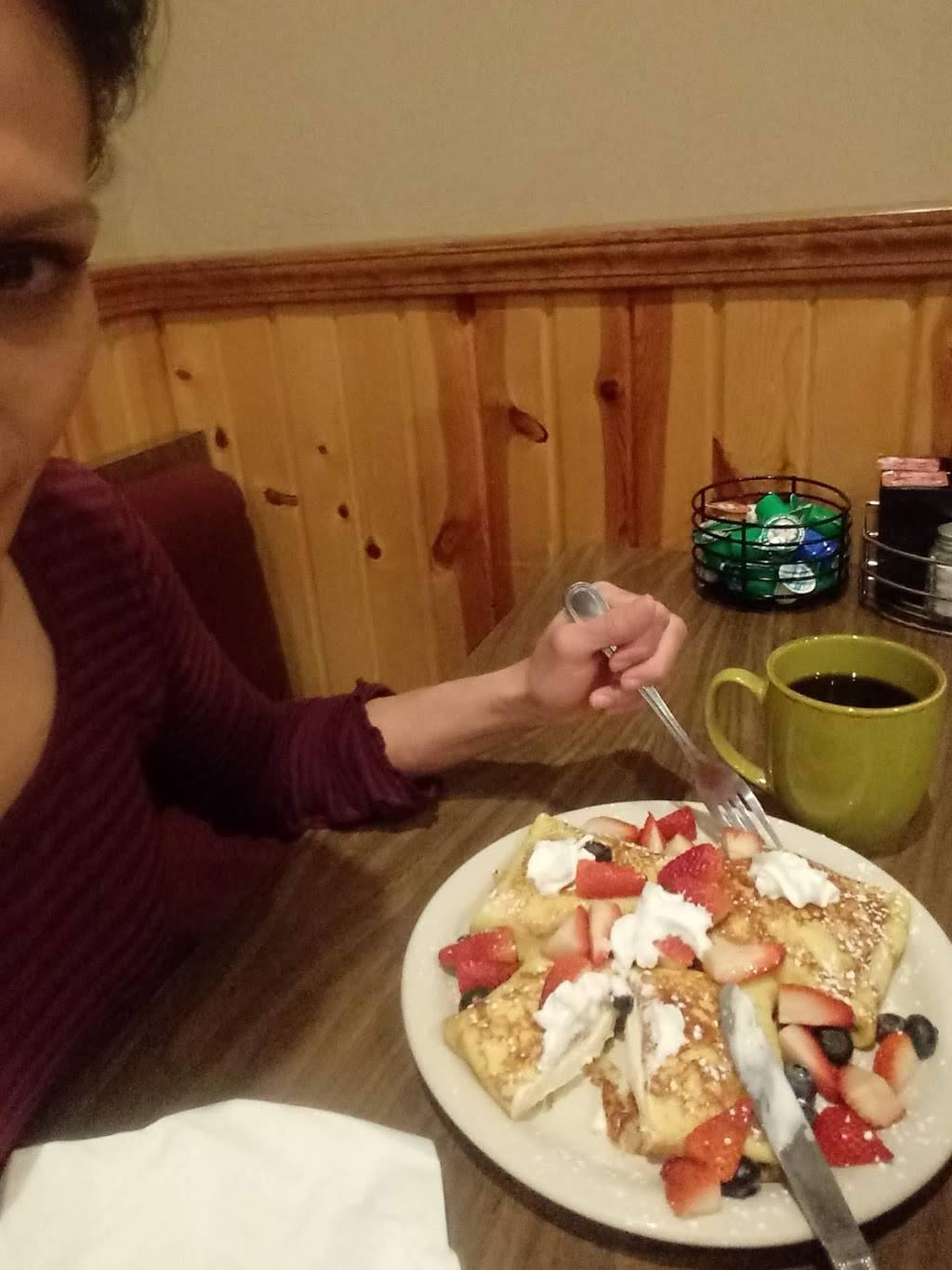 Chicos Cafe | restaurant | 427 S Washington St, Combined Locks, WI 54113, USA | 9204233204 OR +1 920-423-3204