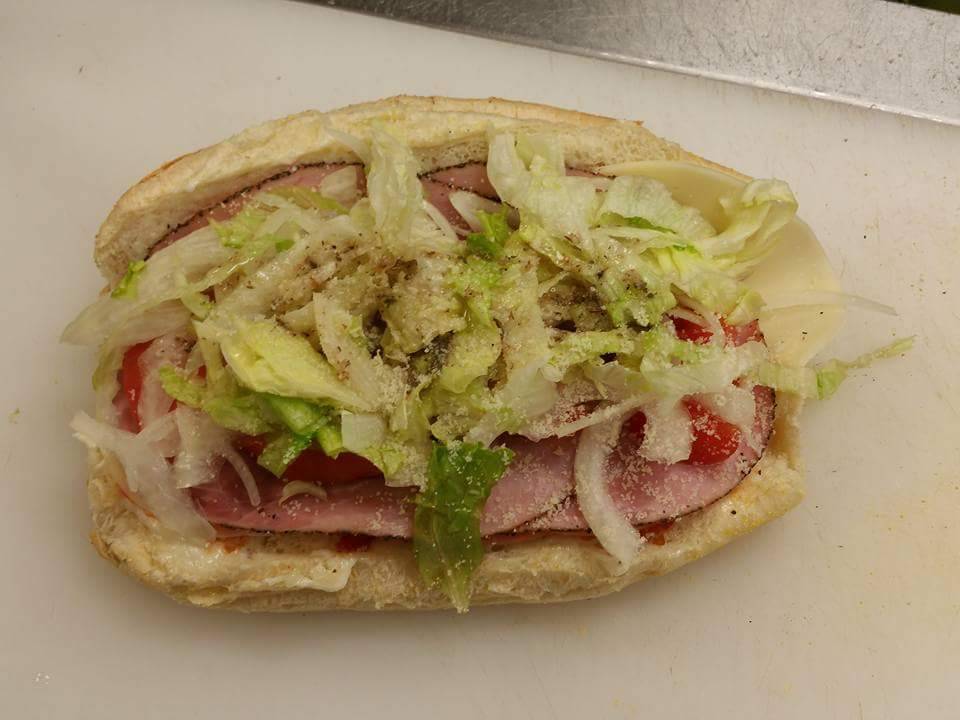 Pippos | restaurant | 3229 Eastern Blvd, Middle River, MD 21220, USA | 4103915678 OR +1 410-391-5678