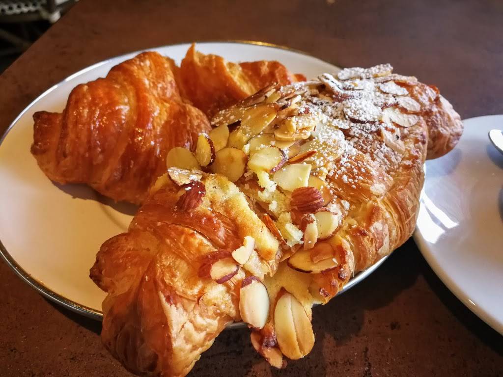 French Corner Patisserie | bakery | 1224 Dundas St W #114, Mississauga, ON L5C 4G7, Canada | 9055661919 OR +1 905-566-1919