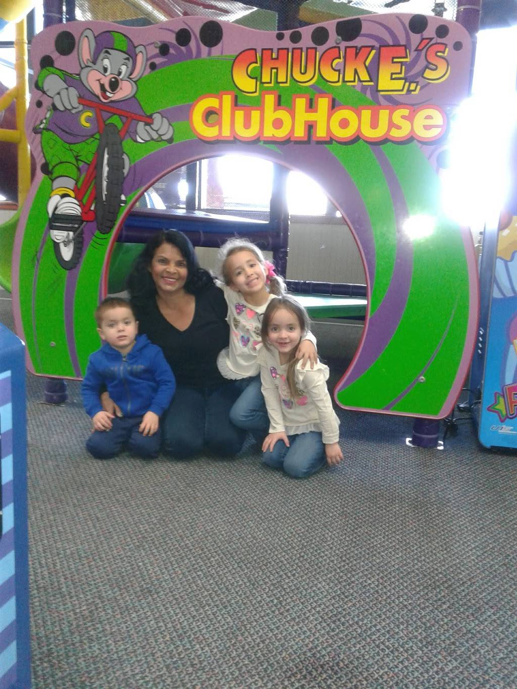 Chuck E. Cheeses | restaurant | 1275 N Dupont Hwy, Dover, DE 19901, USA | 3027369881 OR +1 302-736-9881