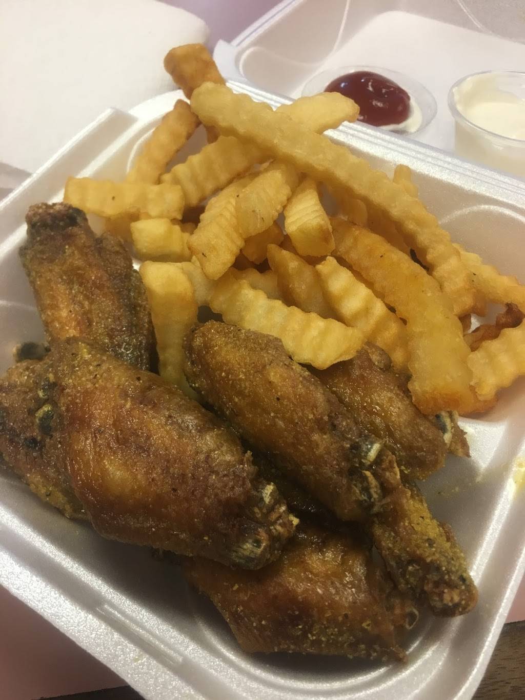 HP Wings & Things | restaurant | 2549 Roosevelt Hwy, College Park, GA 30337, USA | 4045588546 OR +1 404-558-8546