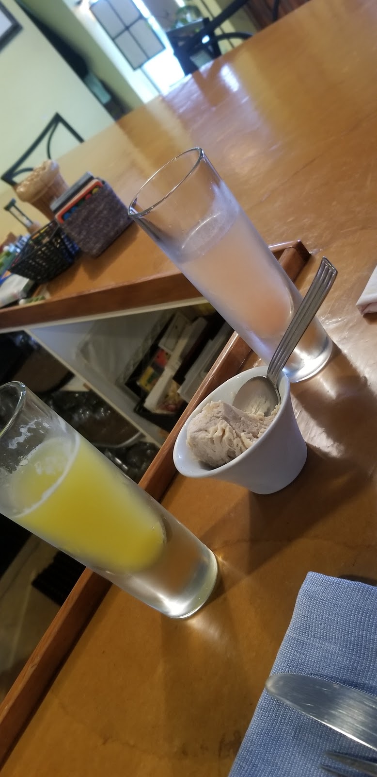 Arr Place | restaurant | 143 SW Cliff St, Newport, OR 97365, USA | 5412654240 OR +1 541-265-4240