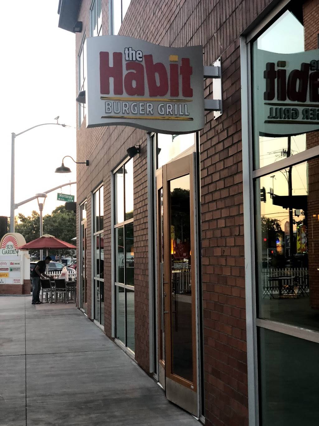 The Habit Burger Grill | restaurant | 1510 Monterey Rd #10, San Jose, CA 95110, USA | 4082885604 OR +1 408-288-5604