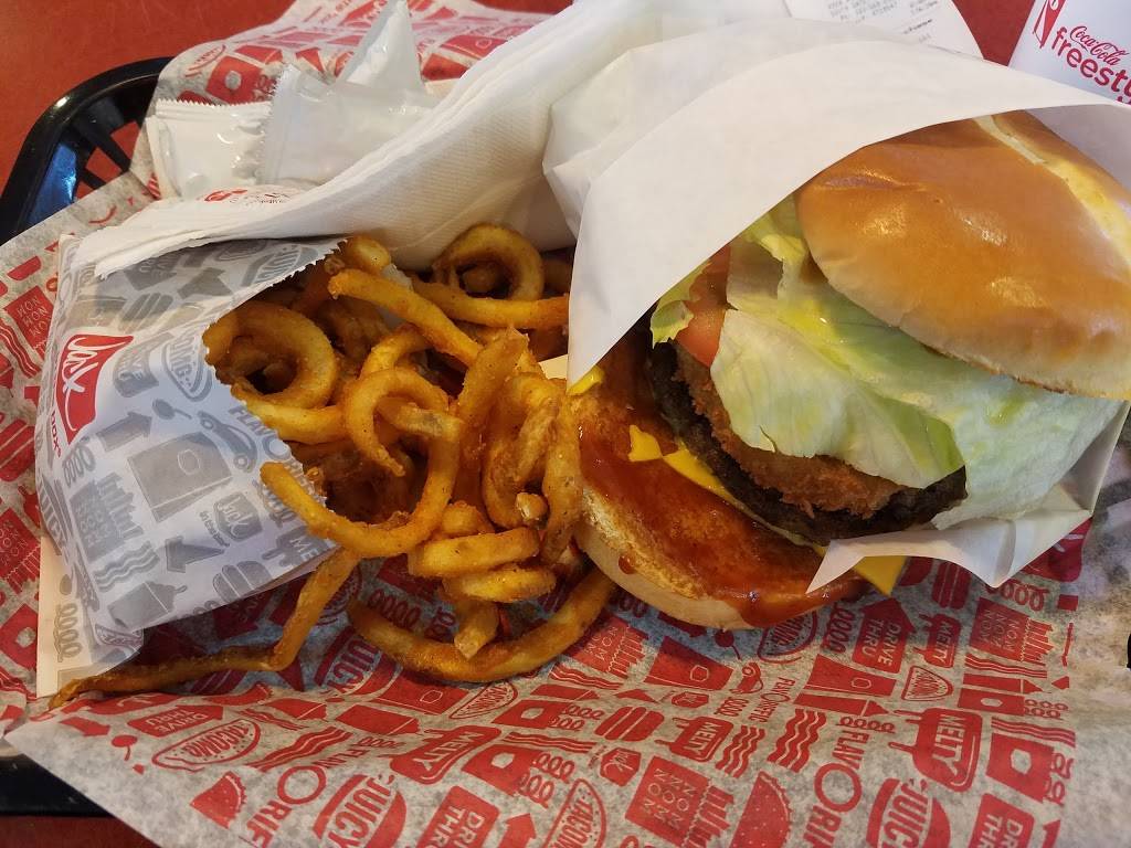 Jack in the Box | restaurant | 13402 Imperial Hwy, Santa Fe Springs, CA 90670, USA | 5624072069 OR +1 562-407-2069