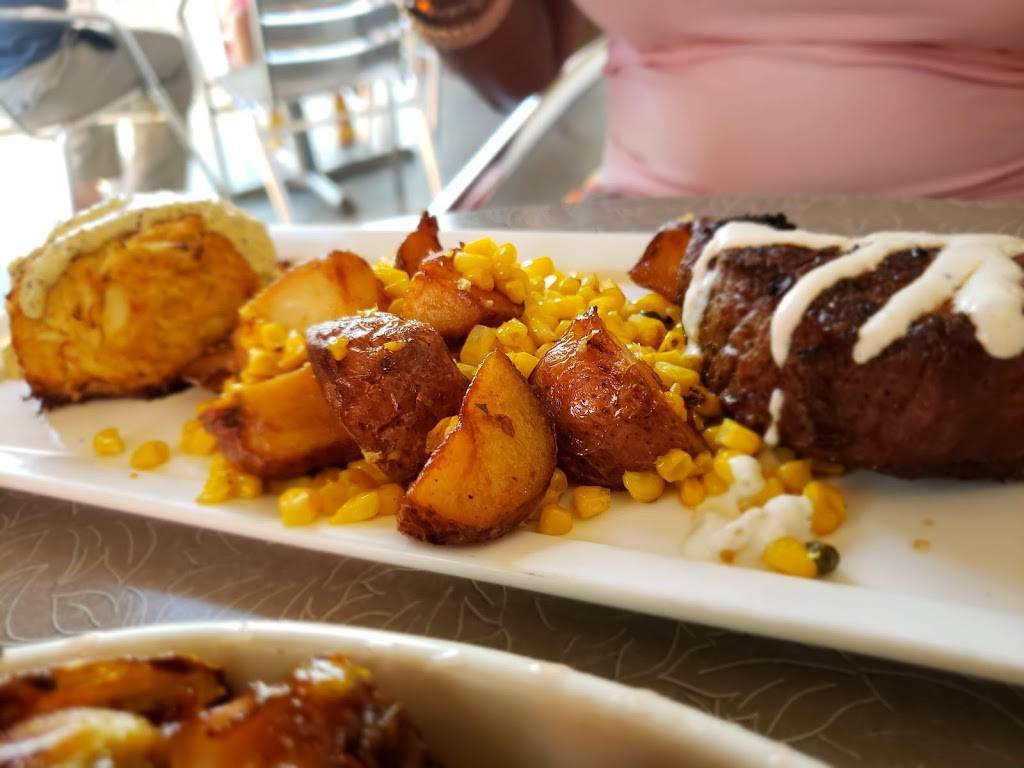 Blue Hill Tavern | restaurant | 938 S Conkling St, Baltimore, MD 21224, USA | 4433889363 OR +1 443-388-9363