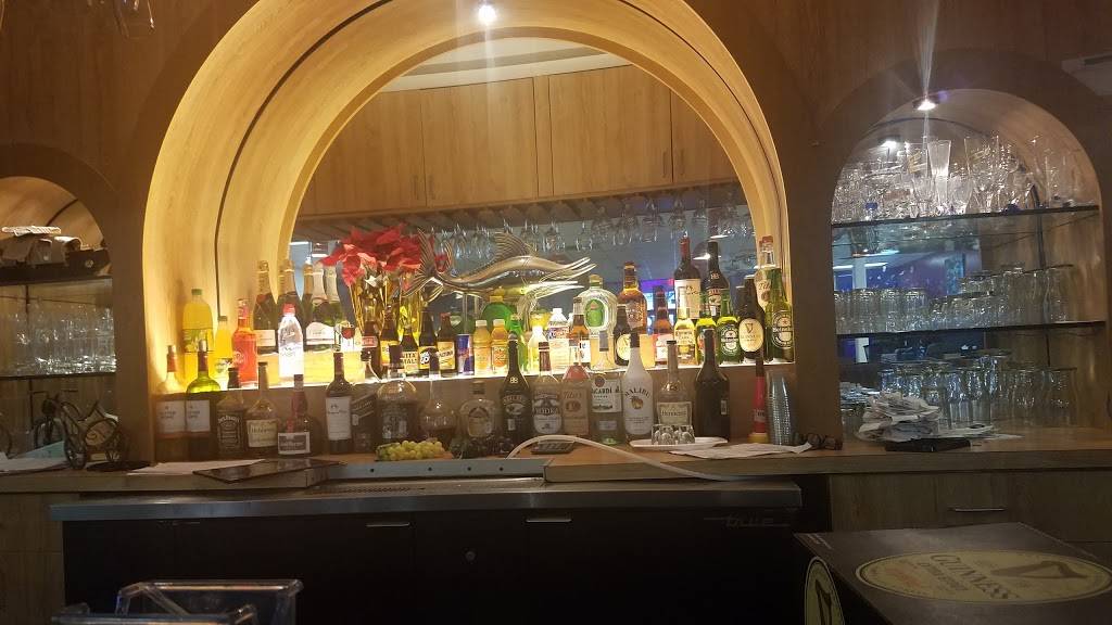 Chez Michelle | restaurant | 6991 S Texas 6, Houston, TX 77083, USA | 2815305787 OR +1 281-530-5787