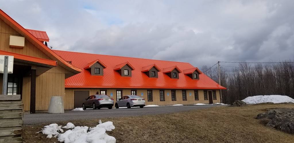 La Grillade | restaurant | 106 Rue des Érables, Saint-Alphonse-de-Granby, QC J0E 2A0, Canada | 4503755959 OR +1 450-375-5959