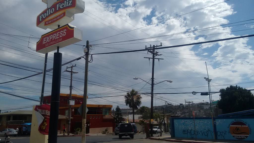 Pollo Feliz | restaurant | Av. Martires de Chicago 622, Obrera 1a. Secc., 22625 Tijuana, B.C., Mexico | 016641172190 OR +52 664 117 2190