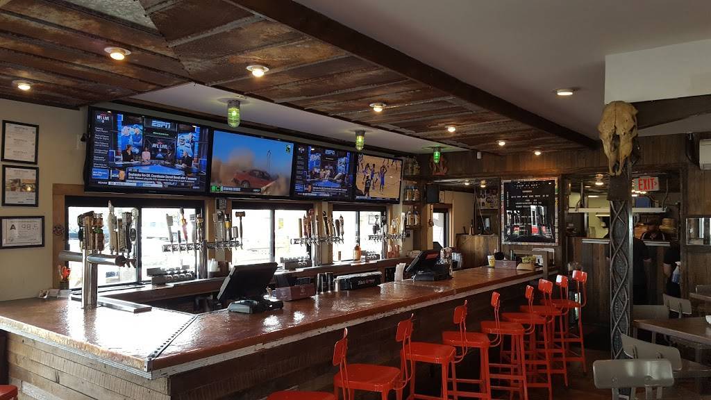 Moo & Brew | restaurant | 1300 Central Ave, Charlotte, NC 28205, USA | 9805854148 OR +1 980-585-4148