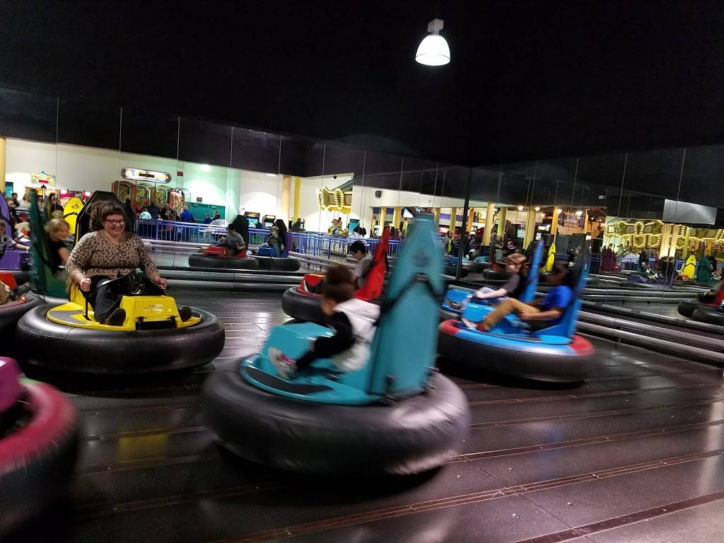 Funset Boulevard | restaurant | 3916 W College Ave, Appleton, WI 54914, USA | 9209930909 OR +1 920-993-0909