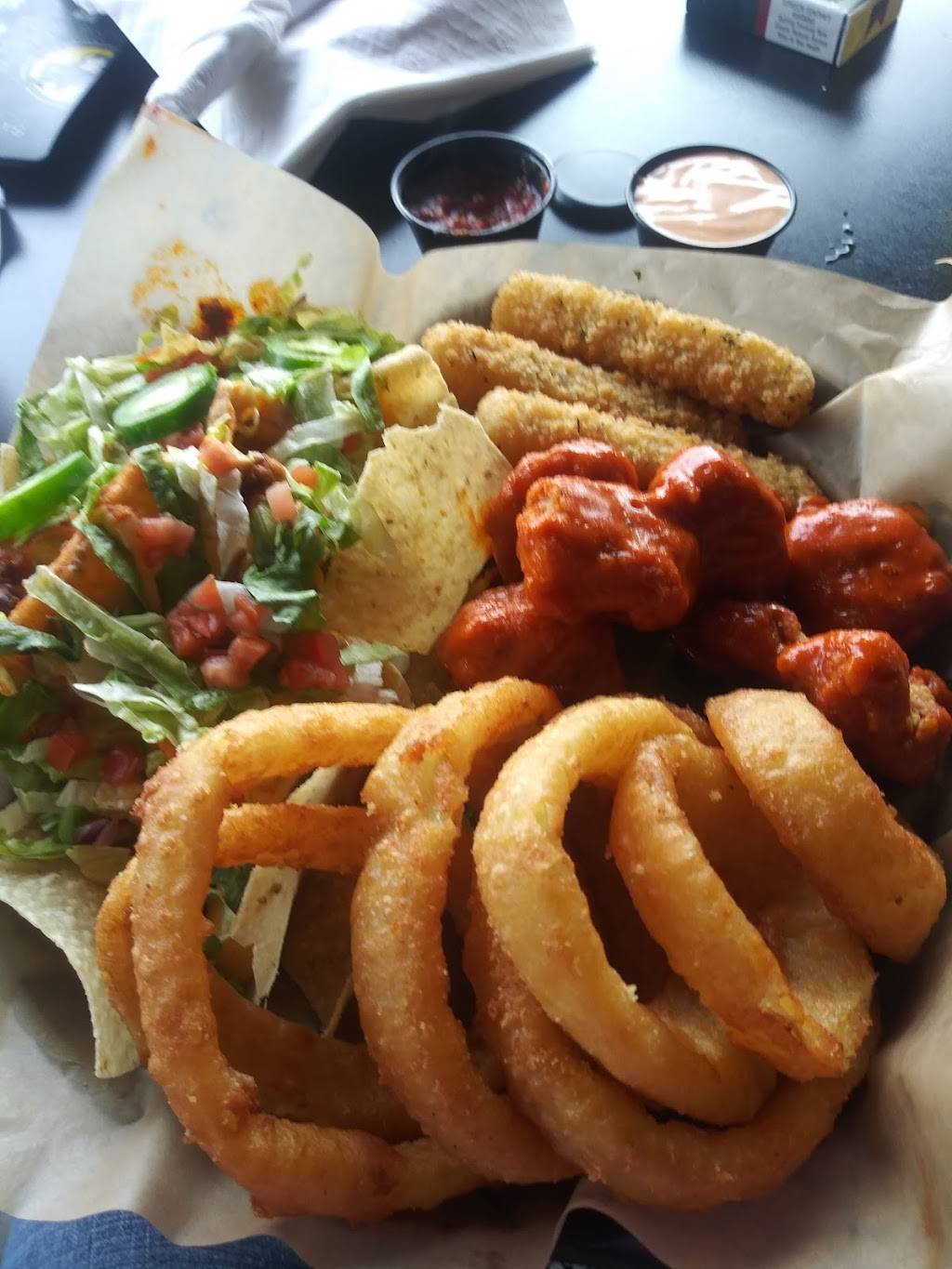 Buffalo Wild Wings | restaurant | 2599 David H McLeod Blvd, Florence, SC 29501, USA | 8432928995 OR +1 843-292-8995