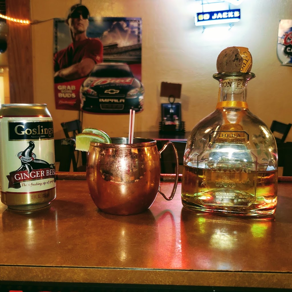 Pinewood Bar & Grill | restaurant | 65 Pinewood Blvd, Munds Park, AZ 86017, USA | 9282860332 OR +1 928-286-0332