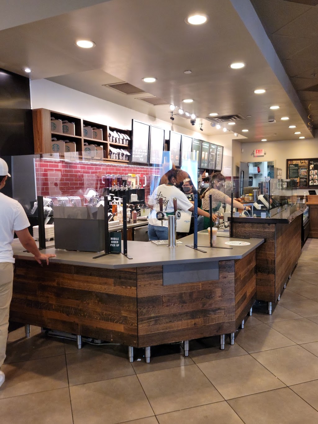 Starbucks | cafe | 164 E Broadway e164, Bloomington, MN 55425, USA | 9528541922 OR +1 952-854-1922